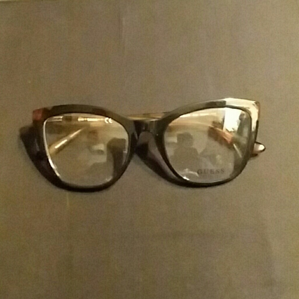 Guess glasses